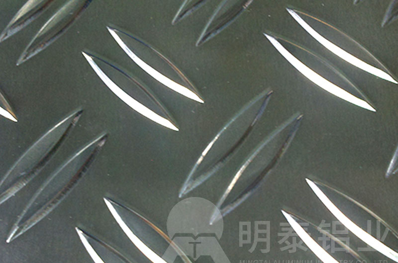 兩條筋花紋草莓在线观看