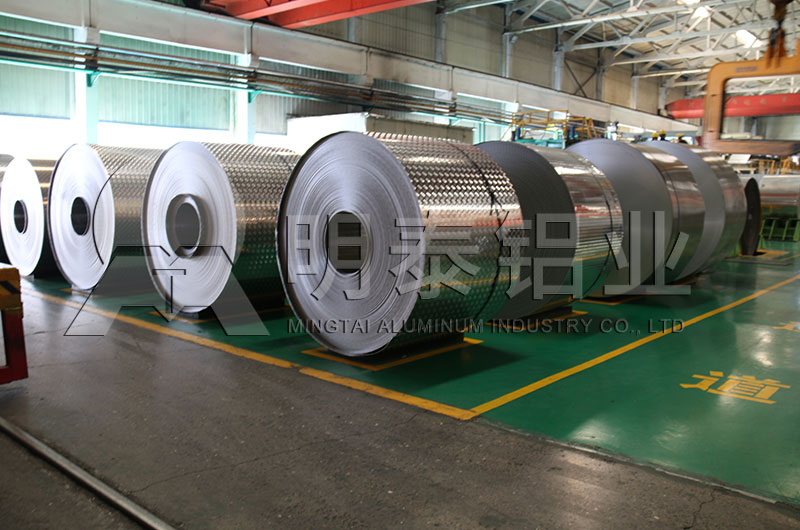 地鐵|公交|樓梯防滑用一條筋花紋草莓在线观看